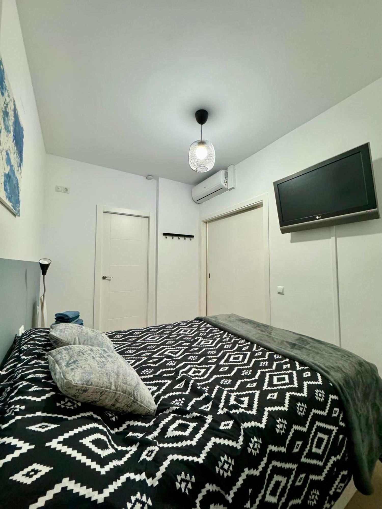 Moderno Apartamento Con Parking,Tarrassa, Barcelona Terrassa Esterno foto